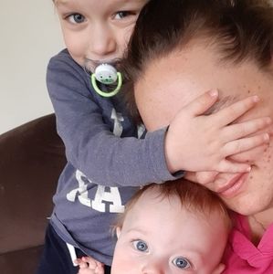 Meet your Posher, Caitlin